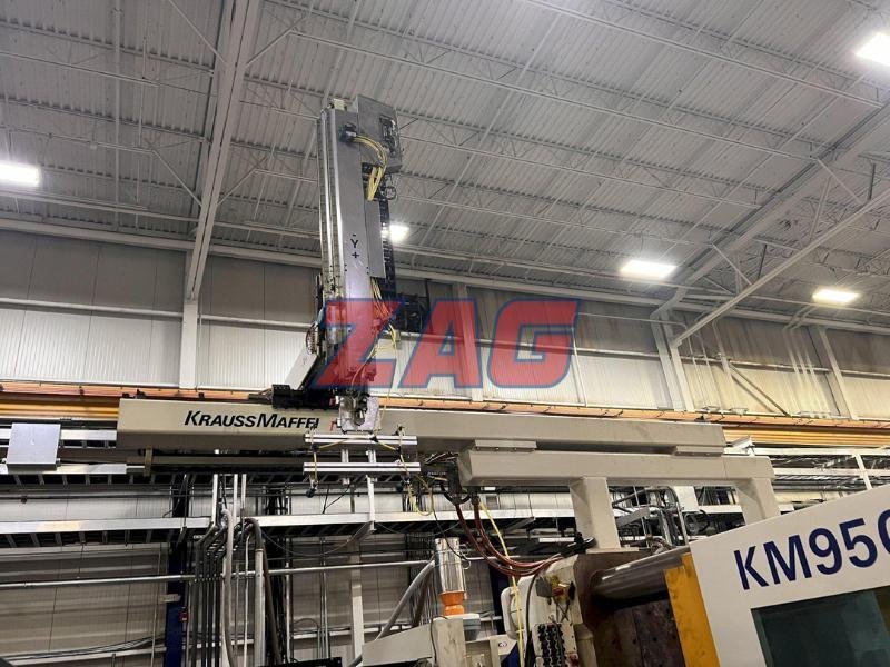 Krauss Maffei Used KM 950/01 8100 MX Injection Molding Machine, 950 ton, 175 oz.