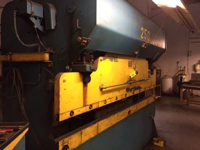 CHICAGO D&amp;K 90 TON MECH PRESS BRAKE, STOCK# 13498J