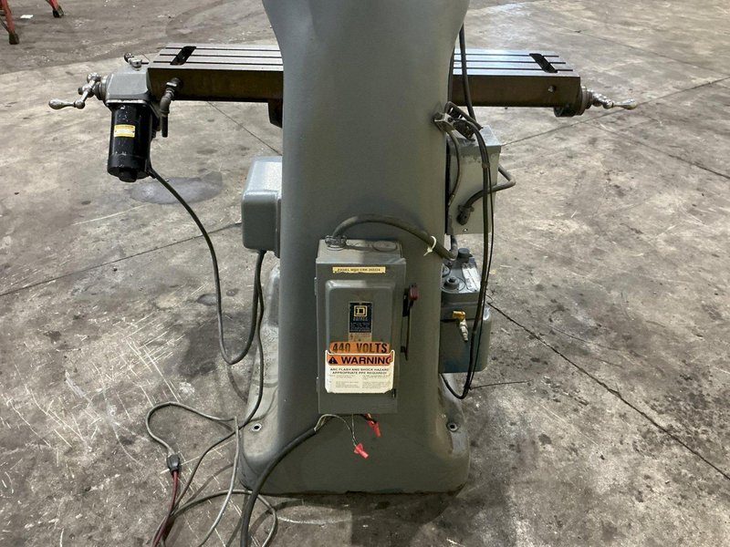 1.5 HP BRIDGEPORT TAM TYPE KNEE MILL: YOBRO #25983