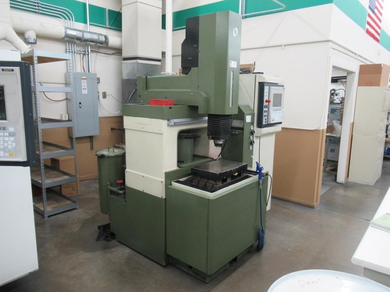 Makino Edge2-A16MA CNC Sinker EDM, MGF-30 Control, 16 ATC, C-Axis, 30 Amp, MA Head- Auction Item