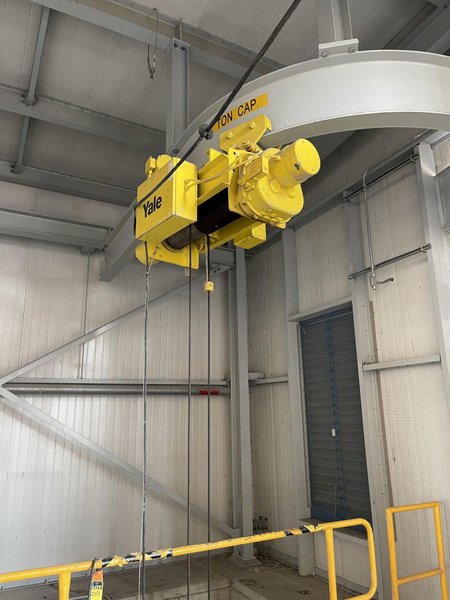 Yale 4 ton electric hoist with pendent controls on monorail