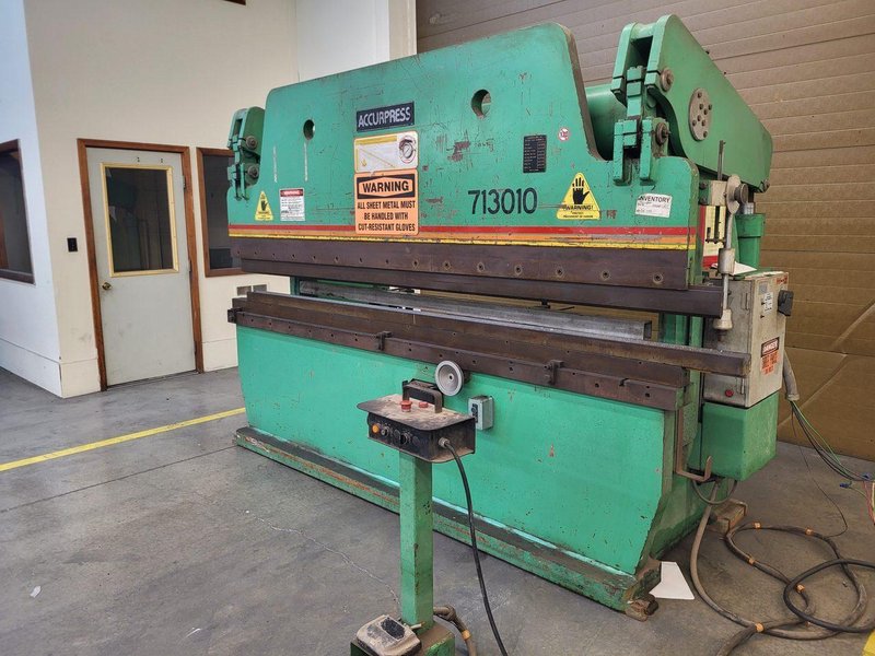 Accurpress 130 Ton X 10′ Hydraulic Press Brake Model 713010, Backgauge, 1990