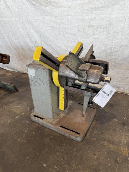 2,500 LB X 12" AMERICAN MODEL 60 UNCOILER. STOCK # 0884825
