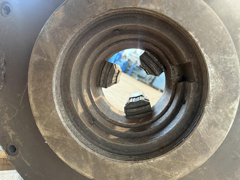 18" 3-JAW CHUCK. STOCK #1088626