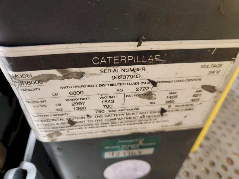 6,000 LB CAT 24V RIDE-ON PALLET JACK. STOCK # 0686524.