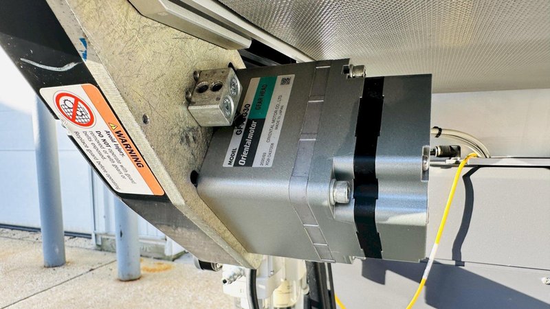 Automated Packaging Systems | Autobag 600 Bagger System  |  Vertical Orientation for Package Fulfilment with Powered Outfeed Conveyor