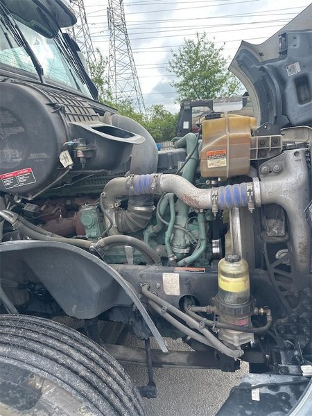 2022 Volvo VNL64T860 4V4NC9EJ2NN303105