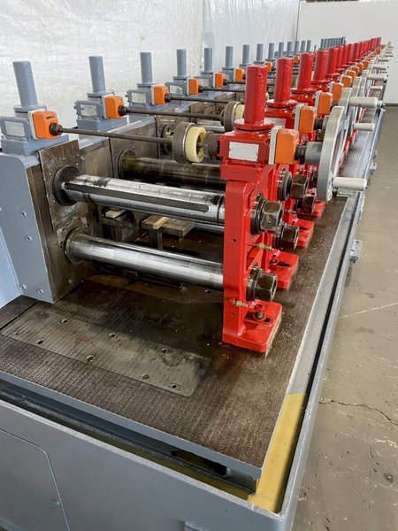 22/24 STAND X 3.5" X 21" TISHKEN 24HW-S-3-1/2 ROLLFORMER. STOCK # 0950821