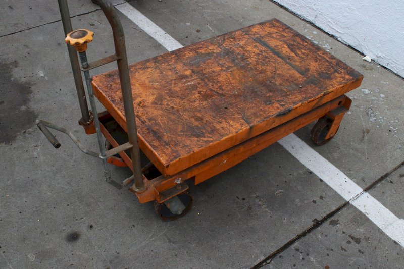 SCISSOR TABLE: STOCK #75728
