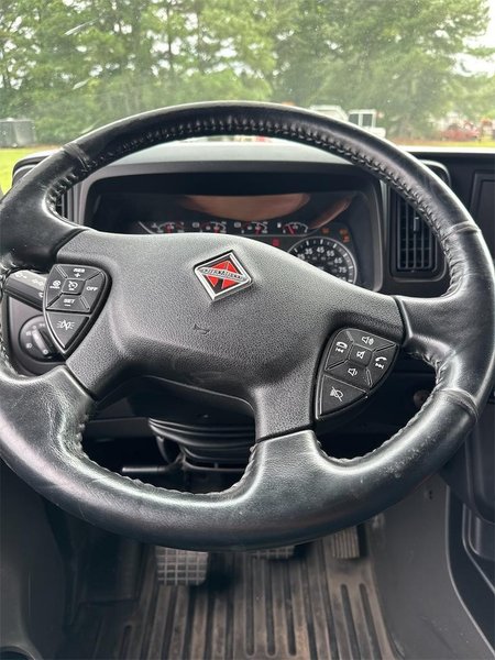 2019 International LT625 3HSDZAPR0KN125888