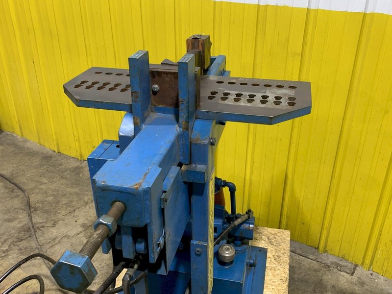 2 HP RICHARDS VERTICAL / HORIZONTAL RAM-TYPE HYDRAULIC BENDER: STOCK #16193