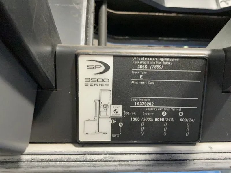 Crown 3000 Lbs Electric Order Picker - Sp3520-30