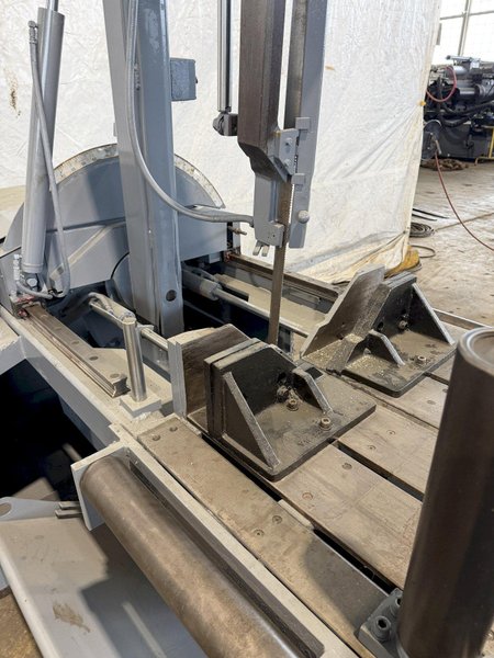 18" X 20" HYD-MECH MODEL #V18 VERTICAL TILT FRAME BAND SAW: STOCK #23400