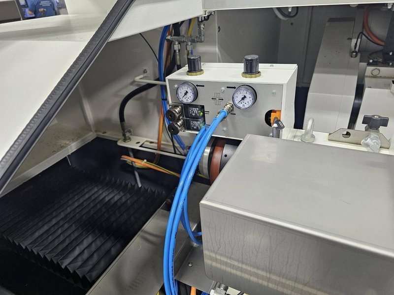 Studer Favorit CNC Cylindrical Grinder, 2021 – Low Hours, Fanuc Control, Tooling