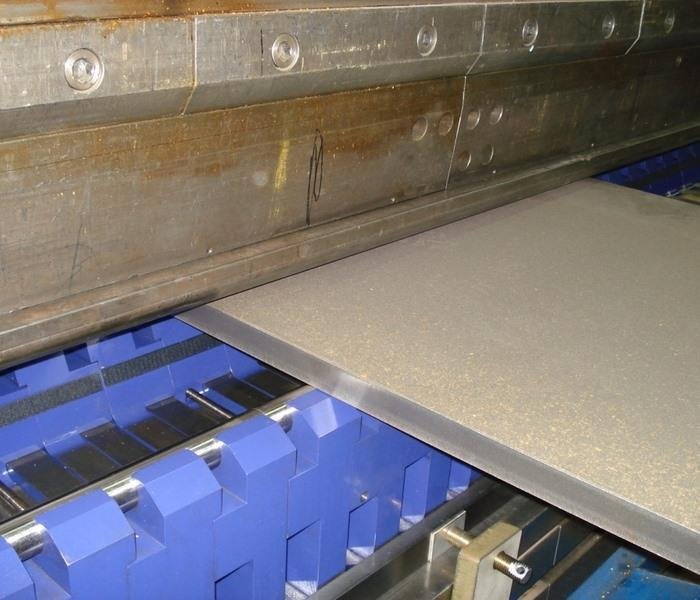 Variable - bending die for high strength steel