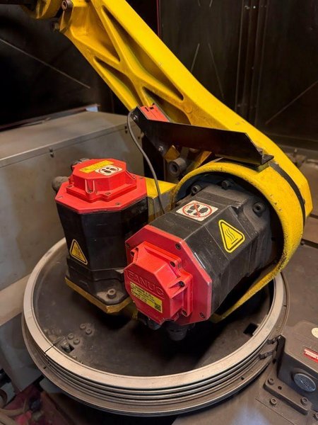 Lincoln Electric eCell Dual‑Zone Robotic MIG Weld Cell – Fanuc ArcMate Robot, Power Wave MIG, Fume Extraction (Approx. 2007)