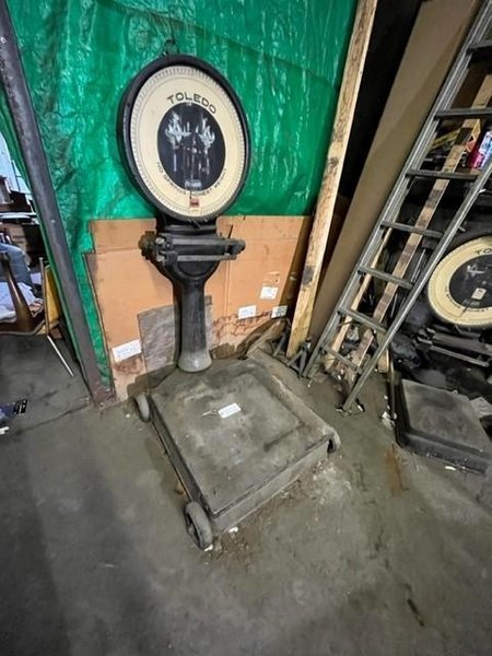 2,000# TOLEDO FLOOR SCALE STOCK #4001