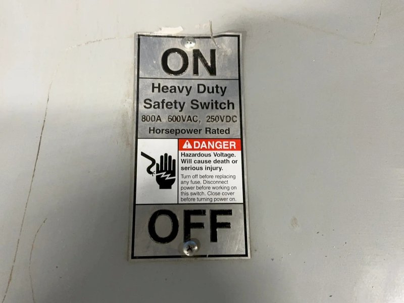 Siemens  800 Amps, 600 Volts  Non Fusible Disconnect  - 012318p