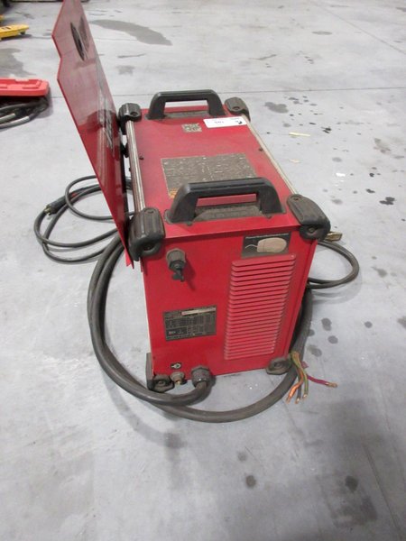 Lincoln Electric Power Wave C300 multi-process power source with an integrated wire feeder- Auction Item