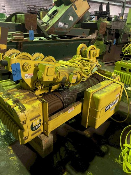 Wright 10 ton electric hoist Model C3W10D036-15M4D1 s/n 533-20-10349, drum# 4, 15/5 fpm, 38' lift, 460 volt, wth pendent controls
