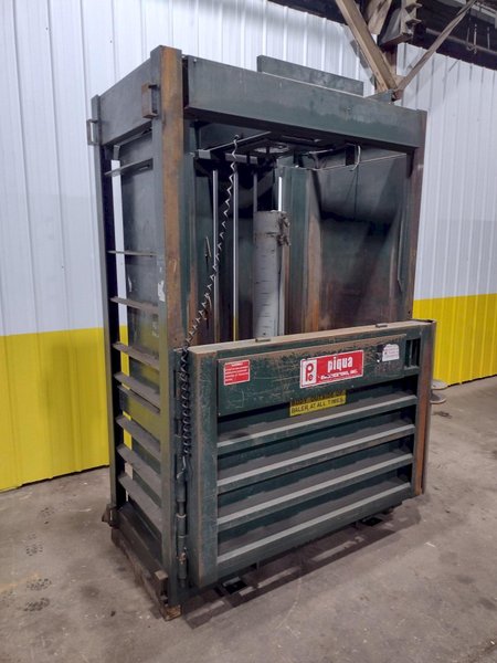 60" X 30" X 20HP PIQUA MODEL #30 VERTICAL HYDRAULIC CARDBOARD BALER: STOCK 17412