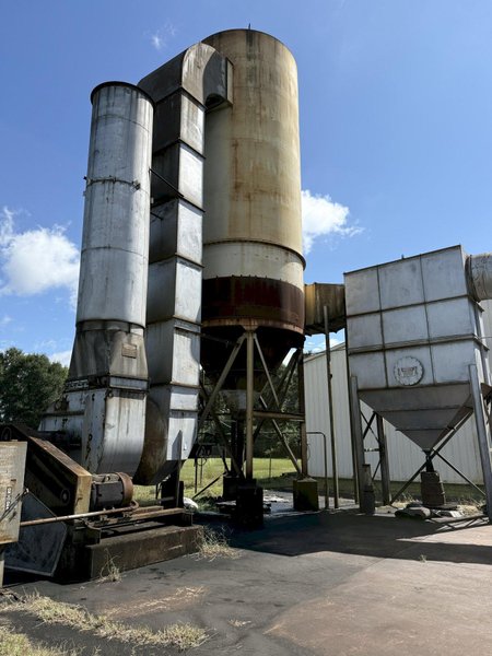 round dust collector with New York size 49PLR blower and 150 hp motor and controls and drop out