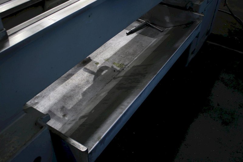 18" X 60" STANDARD MODERN ENGINE LATHE: STOCK #76247