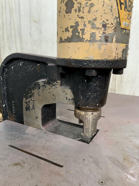 80 TON FABRILINE MODEL FP-80 HYDRAULIC C-FRAME FLANGE PUNCH: STOCK #81508