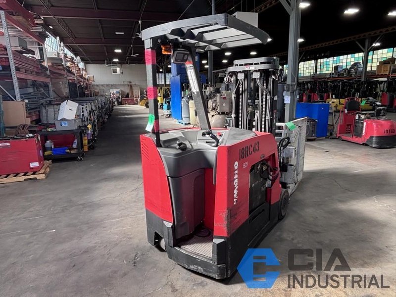 2018 - 5,000 LB. RAYMOND MODEL 425-C50TT STAND-UP ELECTRIC FORKLIFT