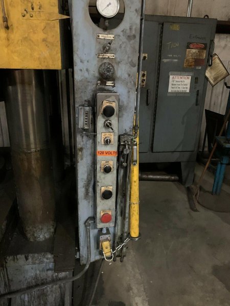 1000 TON WILLIAMS &amp; WHITE HYDRAULIC 4-POST PRESS: STOCK #18310