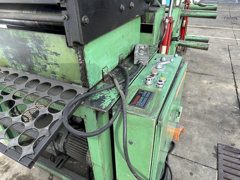 10,000 LB  X 30" REGAL COIL CRADLE &amp; STRAIGHTENER:  STOCK#77222