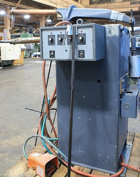 30 KVA TAYLOR-WINFIELD ROCKER TYPE SPOT WELDER  MODEL AR 33-24