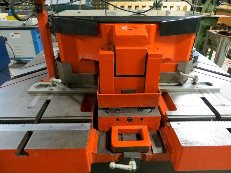 .236 x 8.66 x 8.66 Amada Hydraulic Power Notcher Model CSHW-220