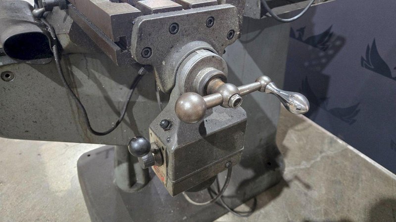 BRIDGEPORT SERIES I VERTICAL MILL 2HP 3 PH 220V USED