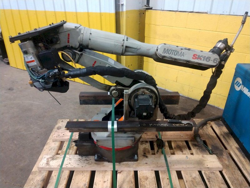 6 AXIS MOTOMAN MODEL SK16-6 ROBOT WELDING CELL WITH MILLER AUTO DELTAWELD 452 WELDER: STOCK #13838