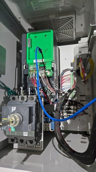 SCHNEIDER ELECTRIC ATV660D11T4N2AAWABN 15 HP VARIABLE SPEED AC DRIVE USED