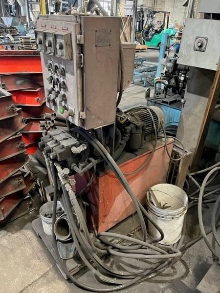 Hall model 2H tilt pour molding machine 26x32 front platen, 224x 32 rear platen, s/n 201687 with hydraulic system and controls