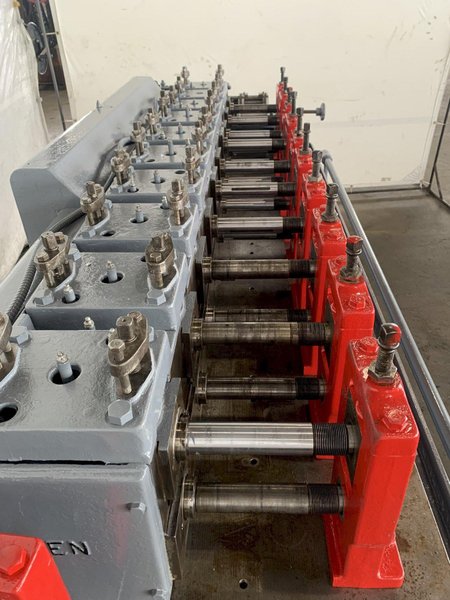 10 STAND X 1-1/2" X 8" TISHKEN MODEL 10LE 1-1/2 ROLLFORMER. STOCK # 0789324