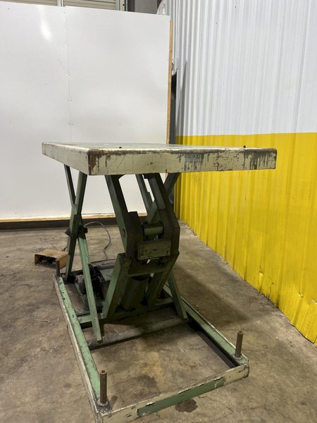 32" X 63" HYDRAULIC SCISSOR LIFT TABLE: STOCK 14718
