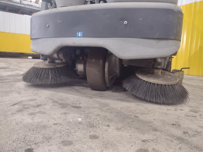 ADVANCE MODEL #CONDOR X4030C ECOFLEX FLOOR SCRUBBER: STOCK #21127