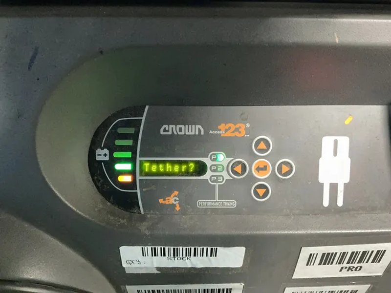 Crown 3000 Lbs Electric Order Picker - Sp3510-30