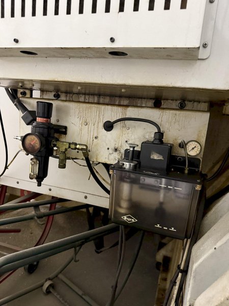 HAAS VF-10/40 VERTICAL MACHINING CENTER. STOCK # 0325526