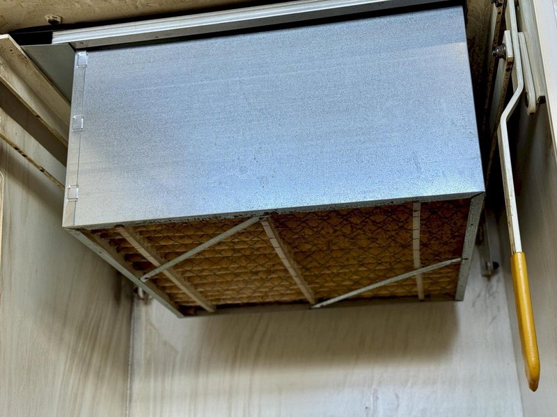 ROBOVENT CLARION CFX-2000 OIL MIST COLLECTOR. STOCK # 0984226