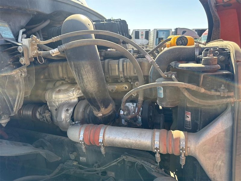 2021 Freightliner Cascadia 1FUJHHDR2MLMJ2180