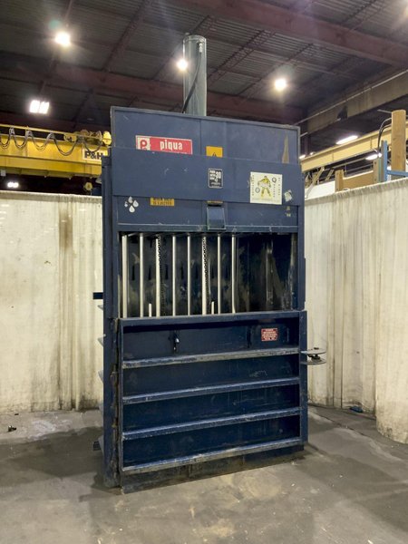 60" X 30" PIQUA MODEL 30 CARDBOARD BALER: STOCK #81527