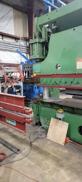 175 Ton x 10′ Cincinnati 175 FM Hydraulic Press Brake, 1985
