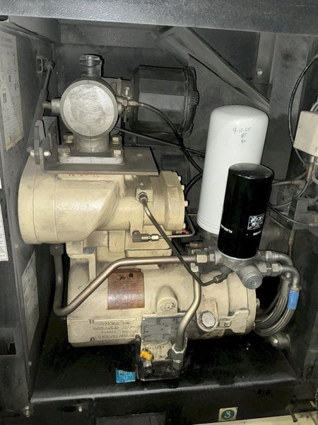 30 HP INGERSOL-RAND MODEL #UP6-30-125 ROTARY SCREW AIR COMPRESSOR: YOBRO #25818