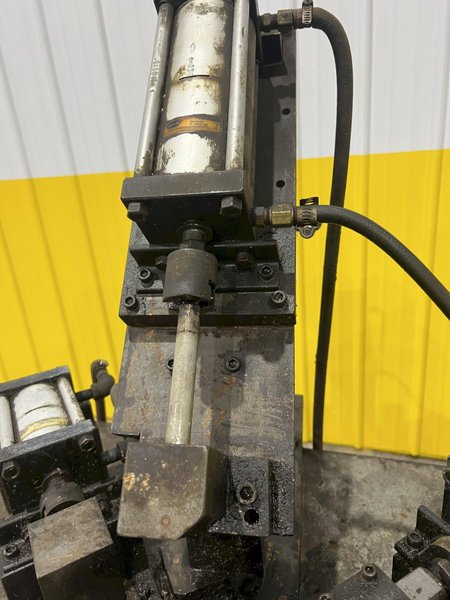 5 SPINDLE PNEUMATIC DRILL MACHINE: STOCK #19907