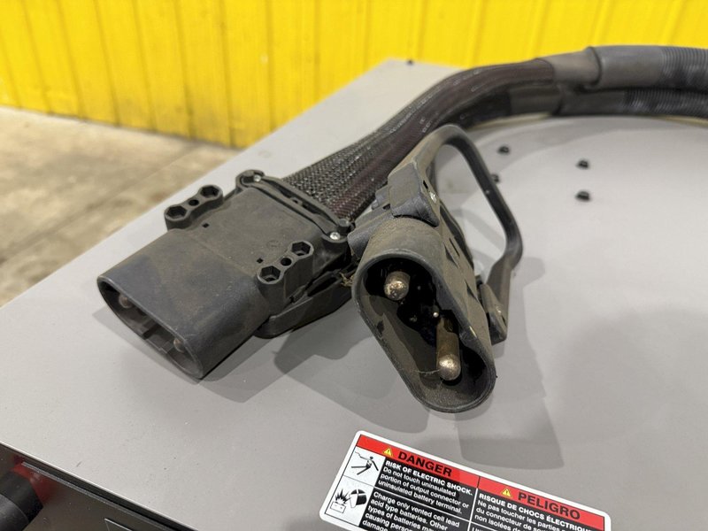 2014 20 KW AKER UNIMAX MODEL #UNIMAX 20C FORKLIFT BATTERY CHARGER: YOBRO #24145