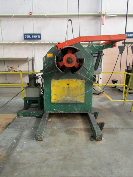 30,000 LB X 36" SESCO MODEL #55-422 MOTORIZED UNCOILER COIL REEL